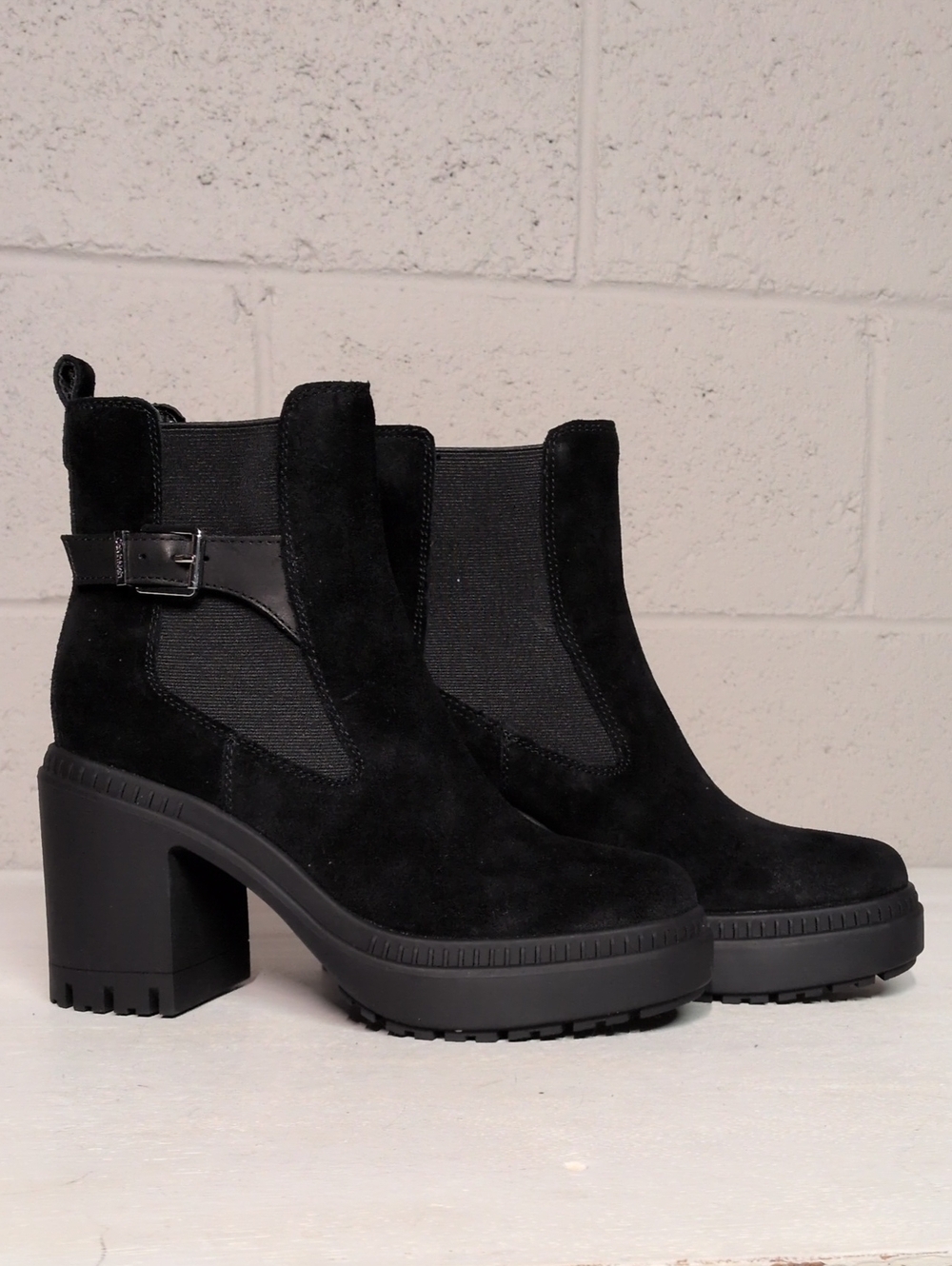 Calvin Klein Women's Fayth Block Heel Lug-Sole Booties Size 7.5 NWOT - Picture 9 of 10